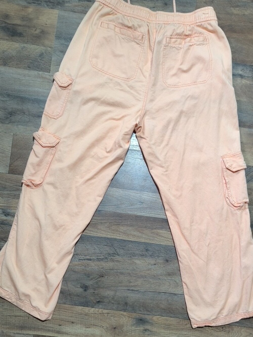 Old Navy Light Peach Wide-Leg Cargo Pants - Picture 3 of 5